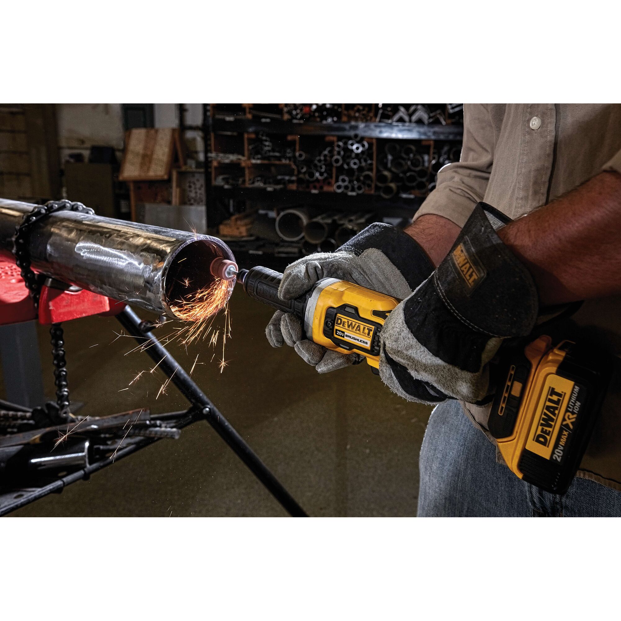 MAX Variable speed brushless cordless die grinder in action