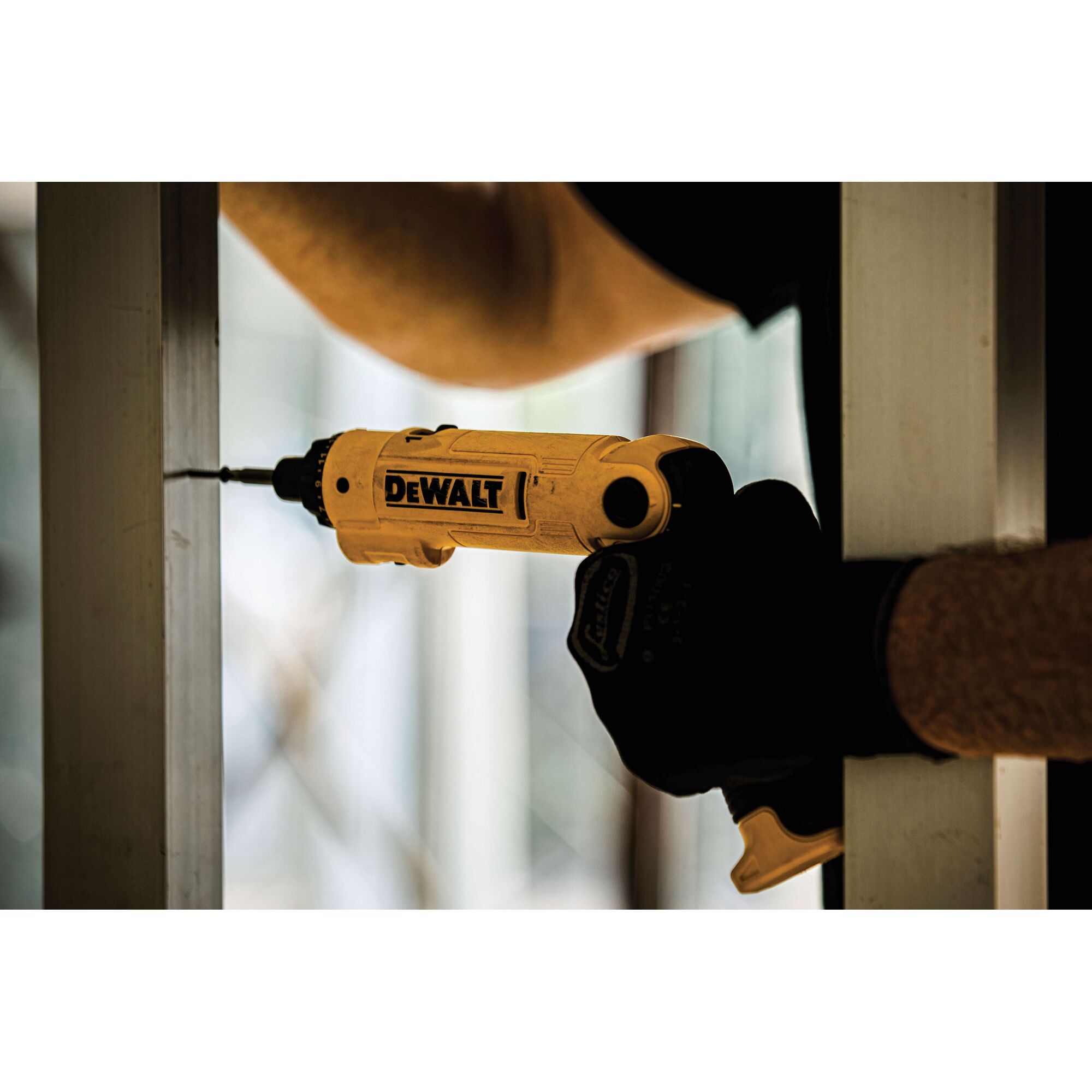 8V Max調扭起子機 (包含45件配件)