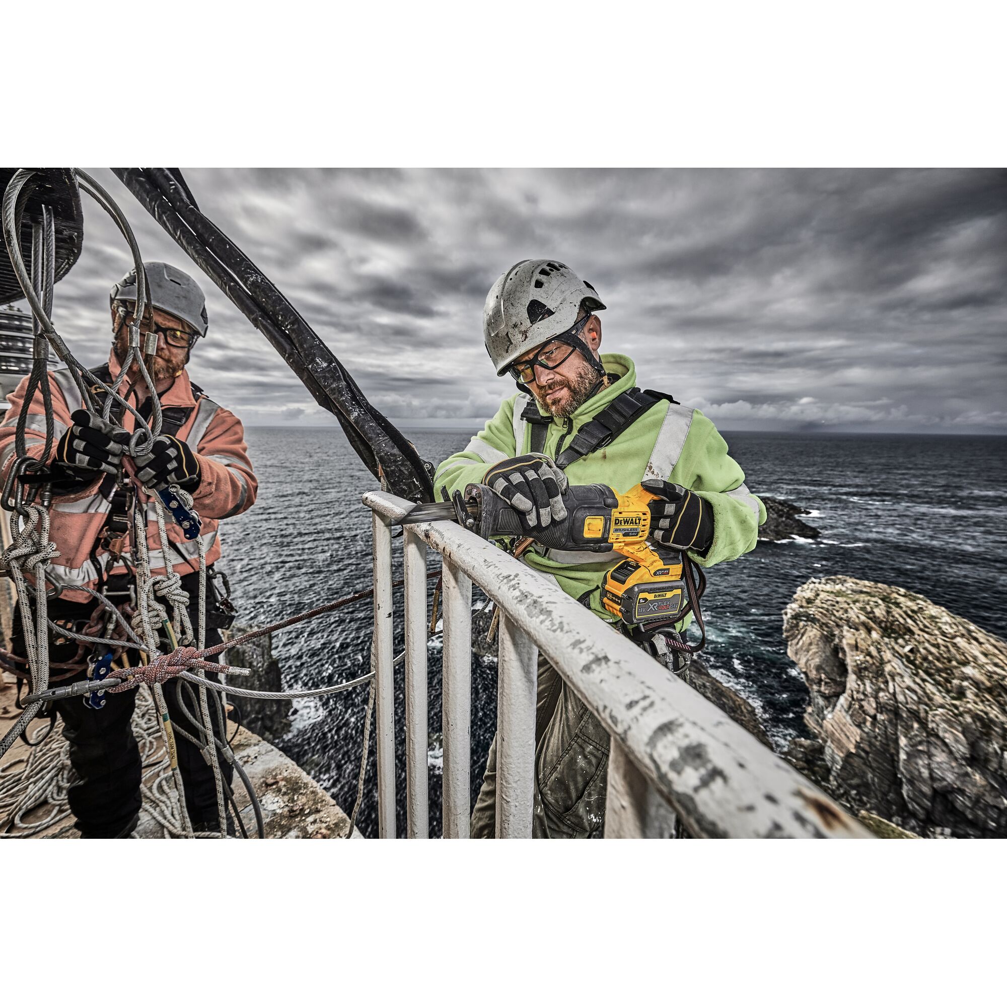 60V Max FLEXVOLT無碳刷軍刀鋸