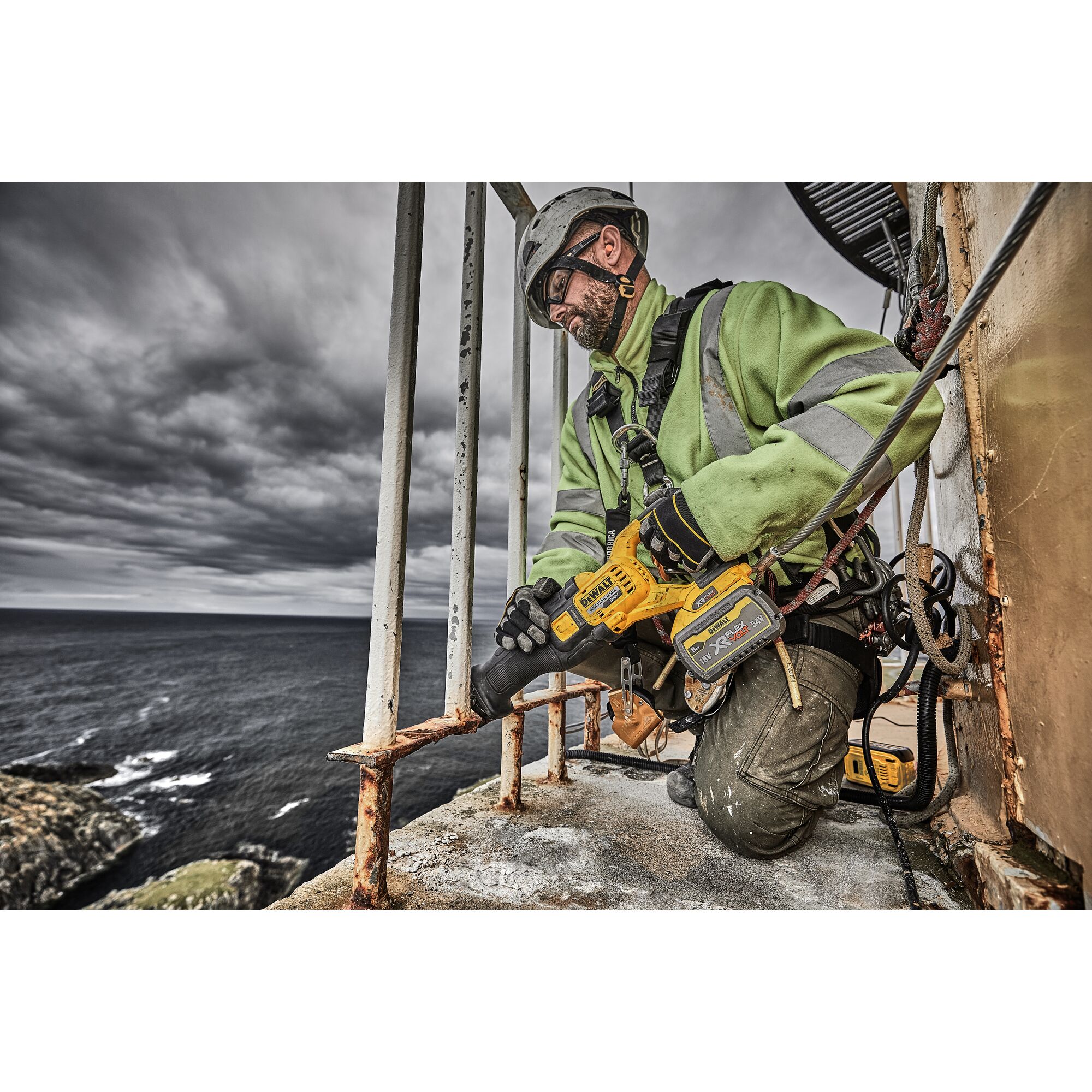 60V Max FLEXVOLT無碳刷軍刀鋸