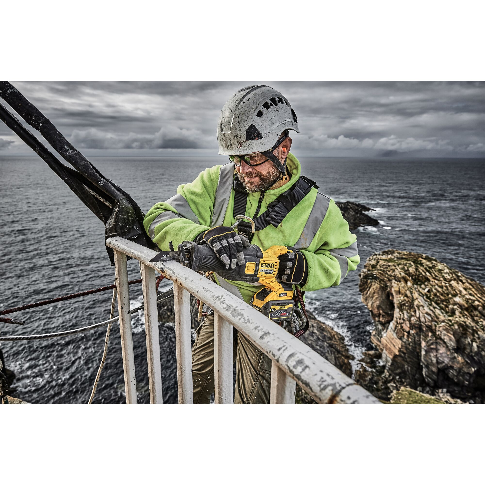 60V Max FLEXVOLT無碳刷軍刀鋸